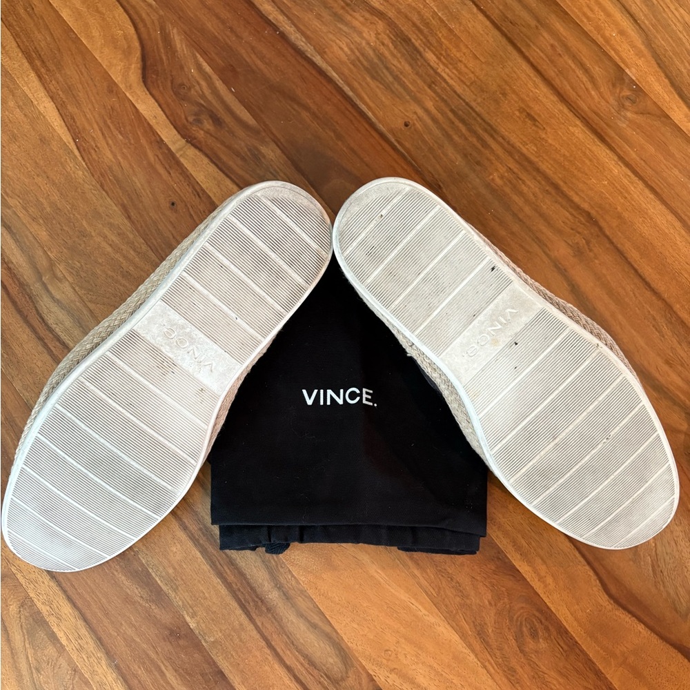 Men’s Vince loafers. Easy slip ons in black and brown neutral colors. - Picture 3 of 6